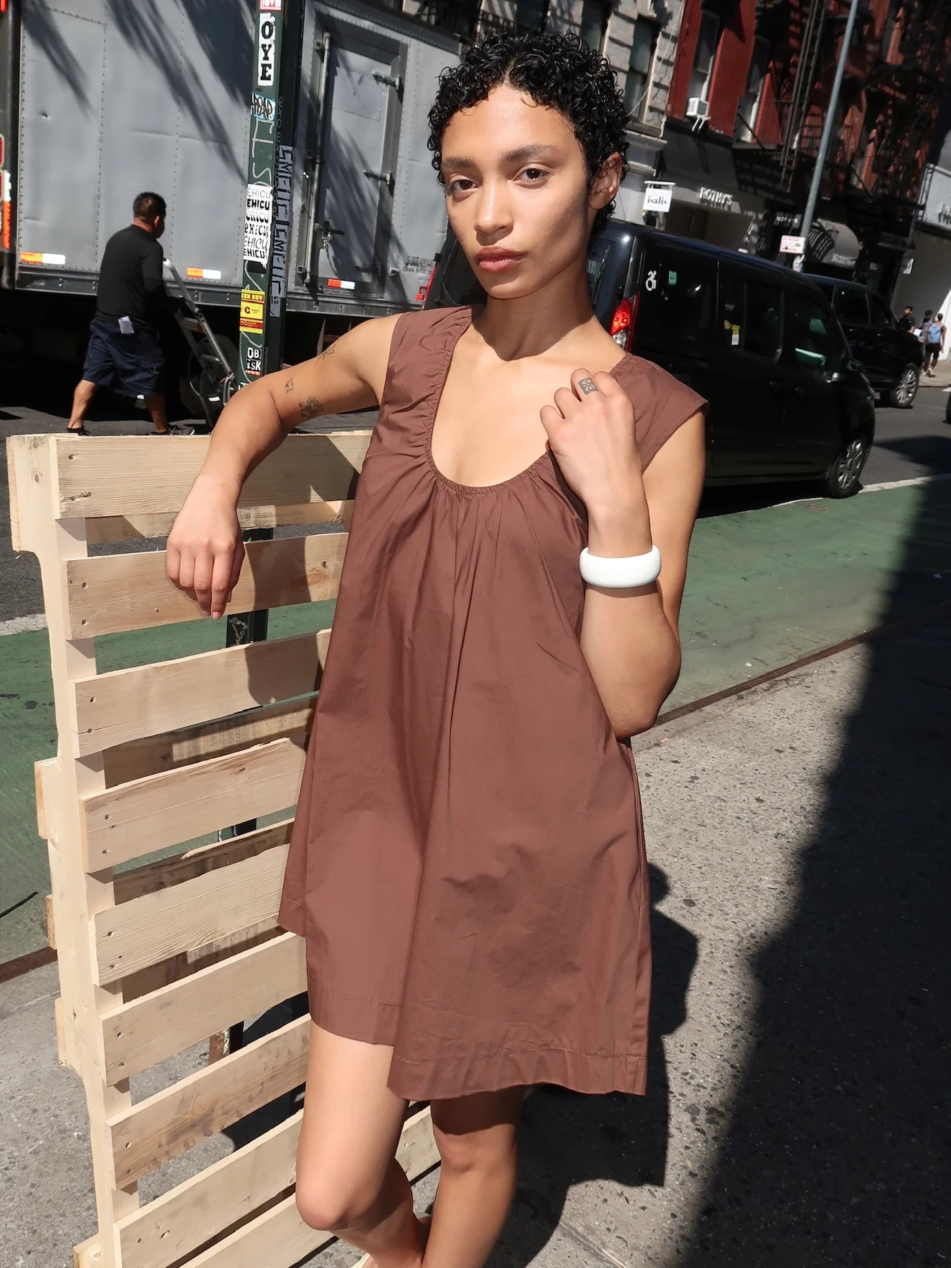 Gesa Shift Mini Dress in Brown - Image 2