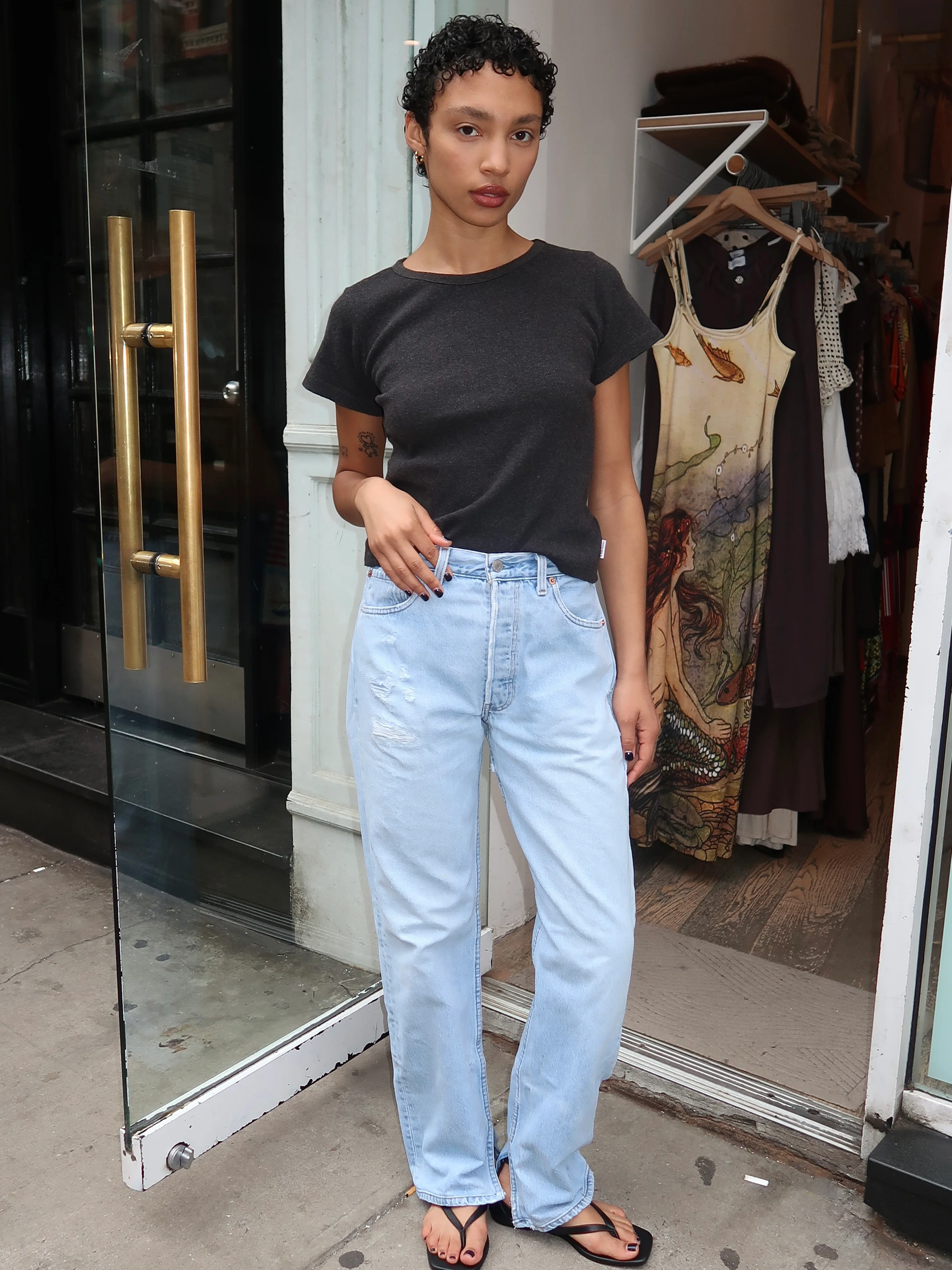 Relaxed Split Jean in Light/Medium