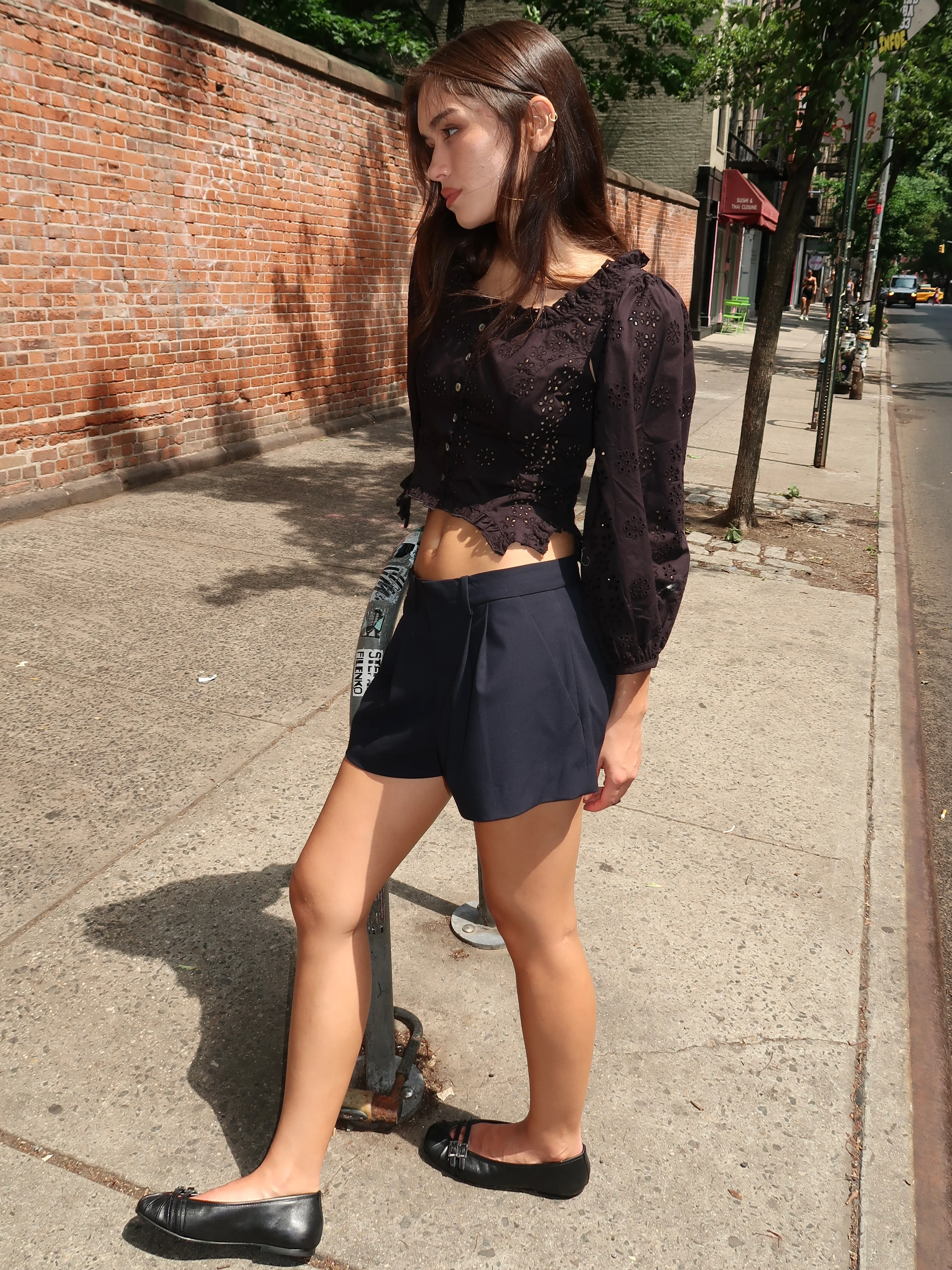 Sago Shorts in Navy - Image 3
